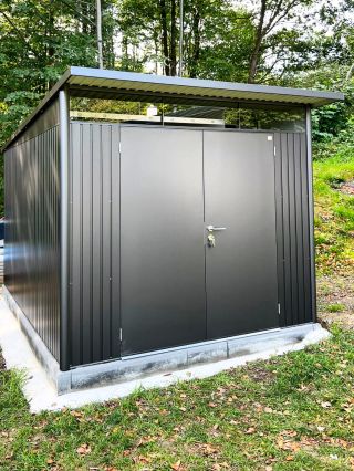 🏡 Právě dokončeno! Další zahradní domek Biohort Avantgarde® stojí u našeho zákazníka na svém místě a vypadá skvěle! 💪✨...