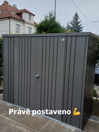 Sezóna je v plném proudu! 💪 Dnes jsme dokončili montáž další krásné skříně Biohort pro našeho zákazníka. 🏡🔨 Montujeme...
